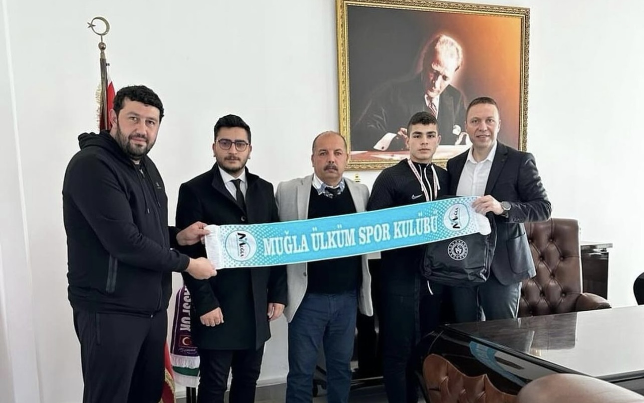 Muaythai Avrupa Kupası’nda Türkiye, Sergen Donka İle Zaferle Parladı! 8-13 Aralık 2023 tarihleri arasında düzenlenen şampiyonada, 28 ülkeden 683