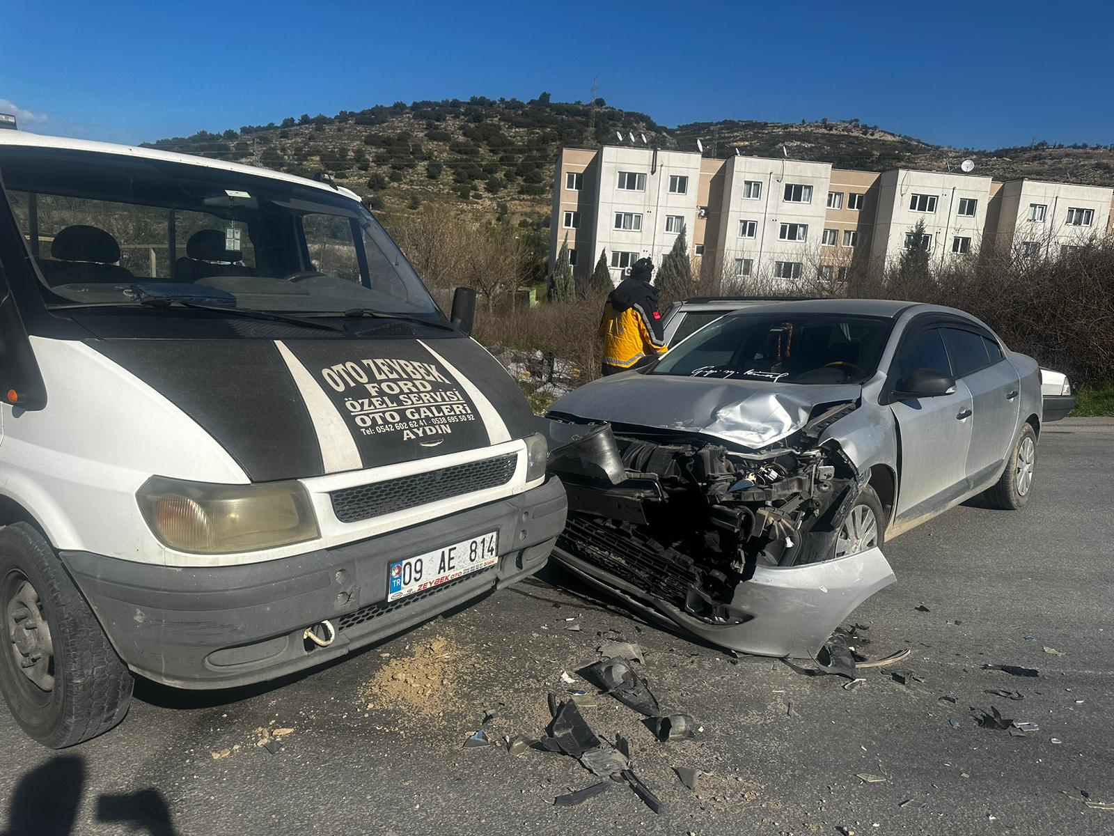 Muğla'nın Milas ilçesi Aydınlıkevler mahallesi Erdal Çerçi caddesi üzerinde otomobil