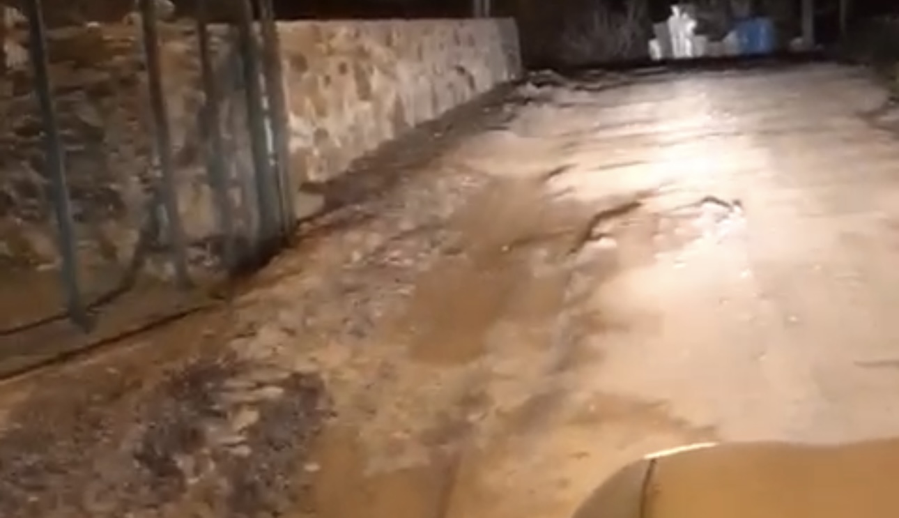 Muğla'nın Milas ilçesine bağlı Dörttepe Sığırtmaç Mahallesi'nde, yol çalışmalarının sonucunda