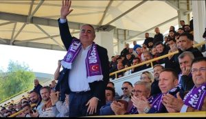 Aday olduğu ilk andan itibaren saha çalışmalarına, özellikle de vatandaş