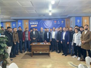 Ülkü Ocakları’ndan Cumhur İttifakı Seçim Bürosuna Geniş Katılımlı Ziyaret