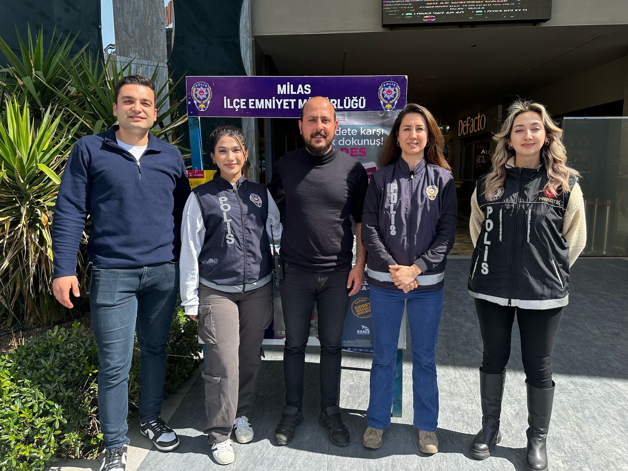 Milas İlçe Emniyet Müdürlüğü'nden Anlamlı Girişim: Kades Standıyla 8 Mart