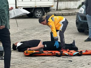 Muğla'nın Milas ilçesinde motosiklet ile otomobil çarpıştı, motosiklet sürücüsü yaralandı.