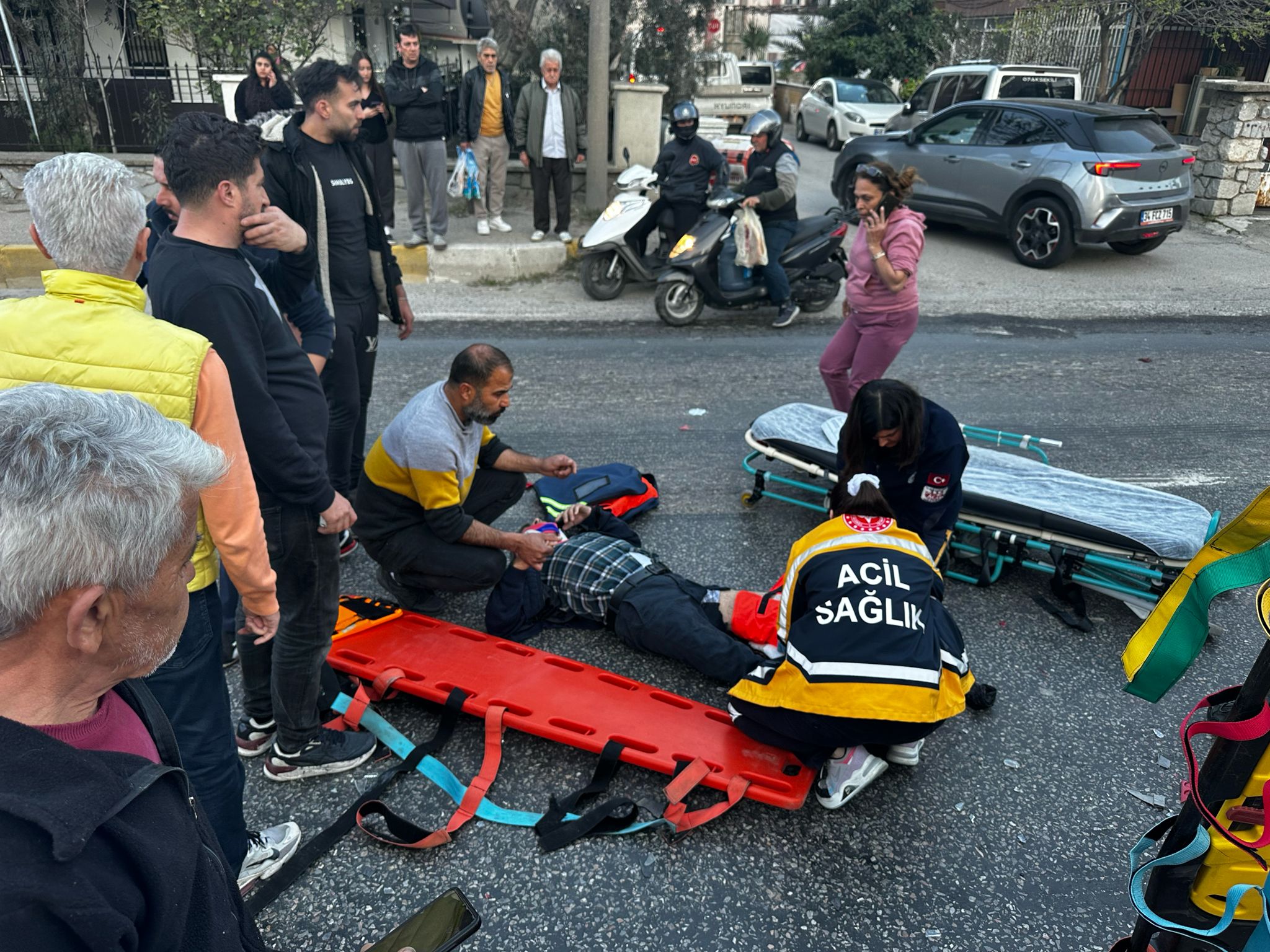 Milas’ta Otomobil Elektrikli Motosiklete Çarptı: 1 Yaralı Muğla'nın Milas ilçesinde otomobilin elektrikli bisiklete çarpması sonucu meydana gelen