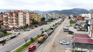 Muğla'nın Milas ilçesinde, alt yapı nedeniyle gerçekleştirilen yol çalışmaları, 23