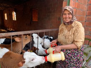 Kadın emeğinin hayatın her aşamasında var olduğuna vurgu yapan Milas