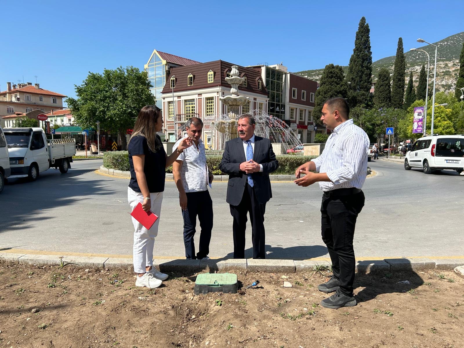 Başkan Topuz’dan Ziyaret ve İnceleme Milas Belediye Başkanı Fevzi Topuz, yeni haftanın ilk gününde Fen