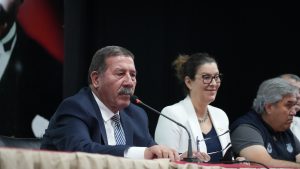 Milas Belediye Başkanı Fevzi Topuz, vatandaşlardan gelen talep ve sorunları