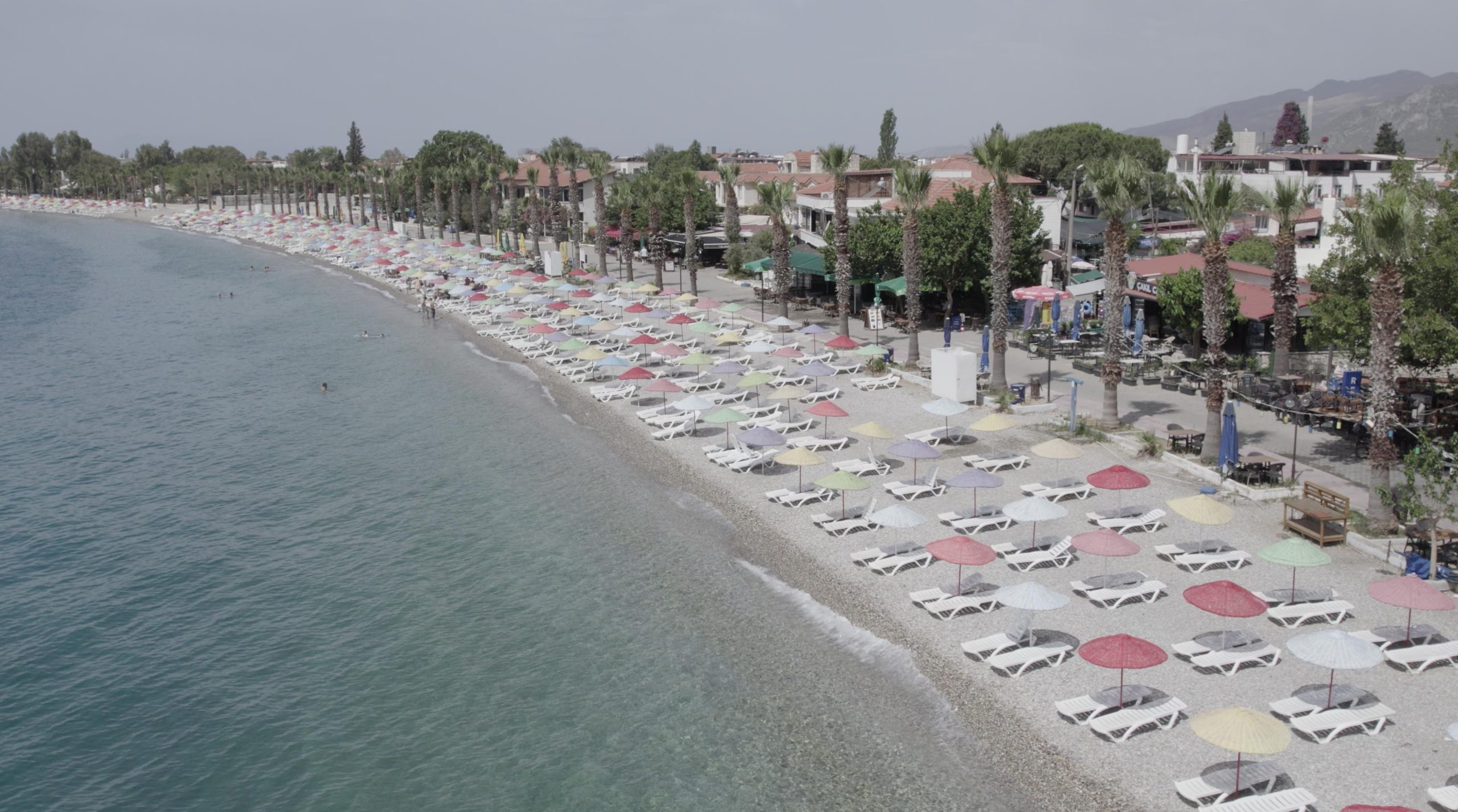 Milas Belediyesi yaz döneminin&nbsp;gelmesiyle sahillerdegerçekleştirdiği çalışmaları tamamlayıp vatandaşlarımızın hizmetine sundu.&nbsp;