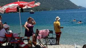 Menteşe Belediyesi’nin girişimleri sonucu Akbük sahilinin belirli bölümleri halk plajı