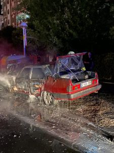 Muğla’nın Milas ilçesinde, akşam saatlerinde seyir halinde bulunan bir araçta