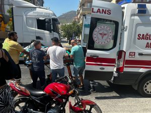 Muğla’nın Milas ilçesi Halilbey Bulvarı’nda, motosiklet ile yaya çarpışması sonucu
