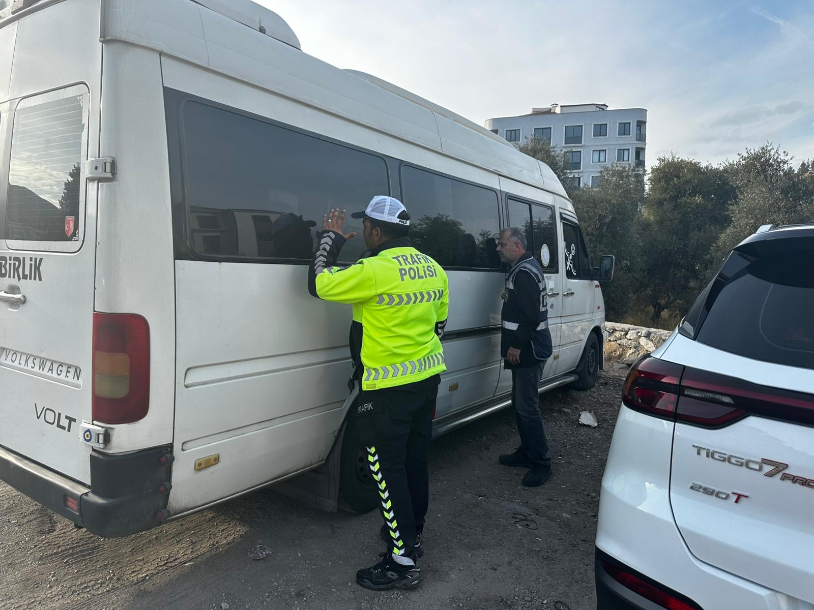 Milas İlçe Emniyet Müdürlüğü’nden Dilencilere Yönelik Denetim Milas İlçe Emniyet Müdürlüğü ekipleri, ilçede dilencilikle mücadele kapsamında kapsamlı