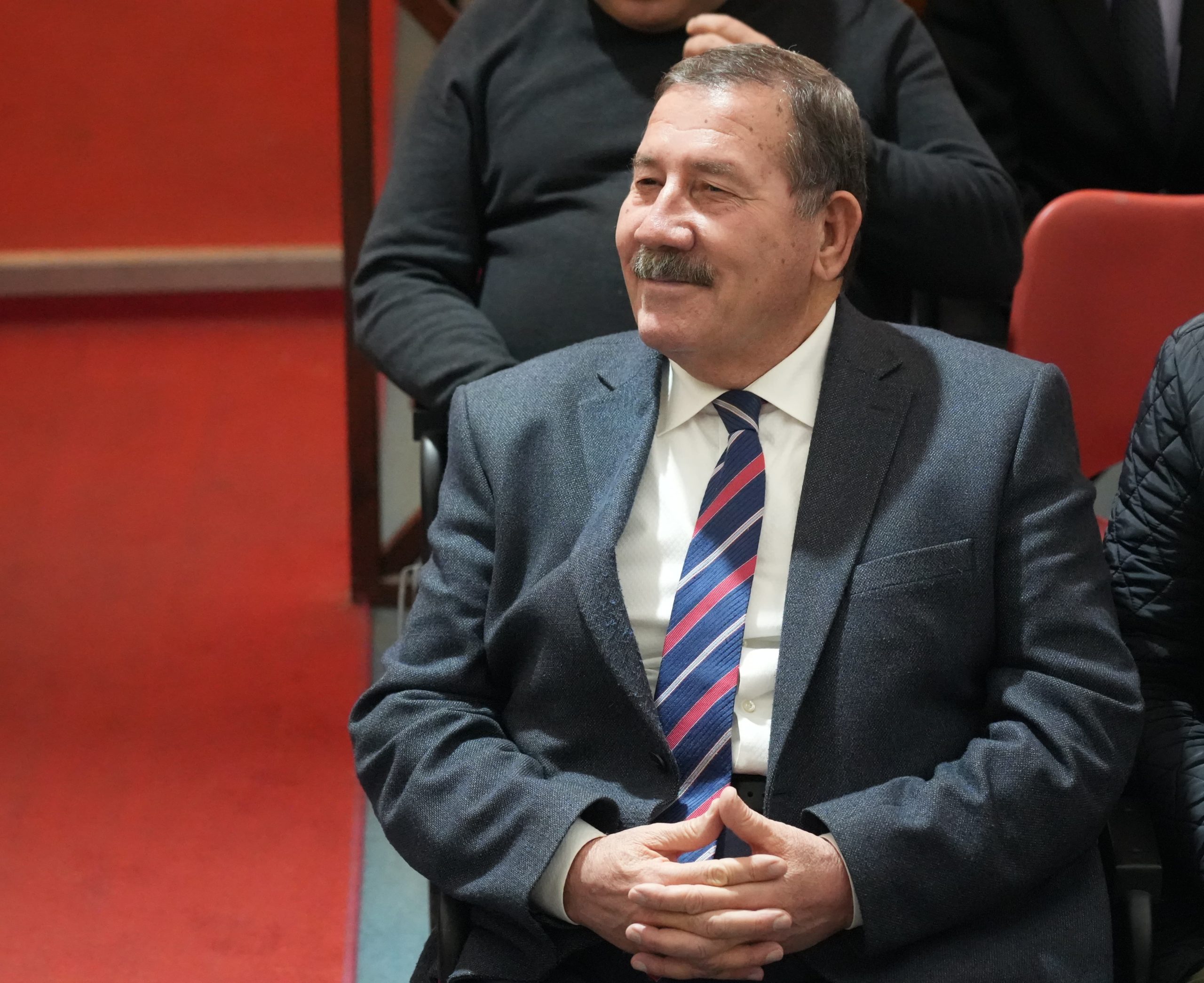 Milas Belediye Başkanı Fevzi Topuz ilçemizde faaliyetlerini gerçekleştiren Milas Türkü