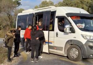 Muğla’nın Milas ilçesine bağlı Karapınar Mahallesi sakinleri, dolmuşlarla ilgili yaşadıkları