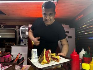 Muğla’nın Milas ilçesi, 23 Nisan Bulvarı üzerinde yer alan Pomelon