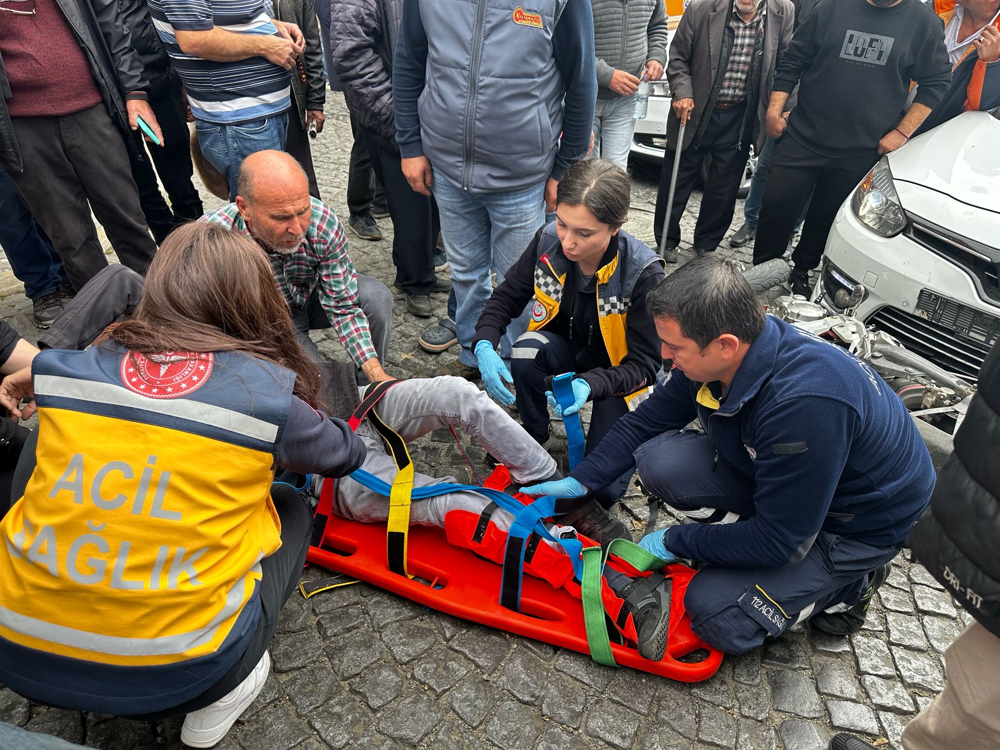Milas Salı Pazarı mevkiinde meydana gelen trafik kazasında, otomobil ile