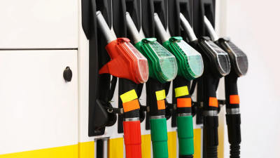 Benzin ve Motorine Zam Geliyor! Akaryakıt fiyatlarına yeni zam geliyor. Bu gece yarısından itibaren benzinin