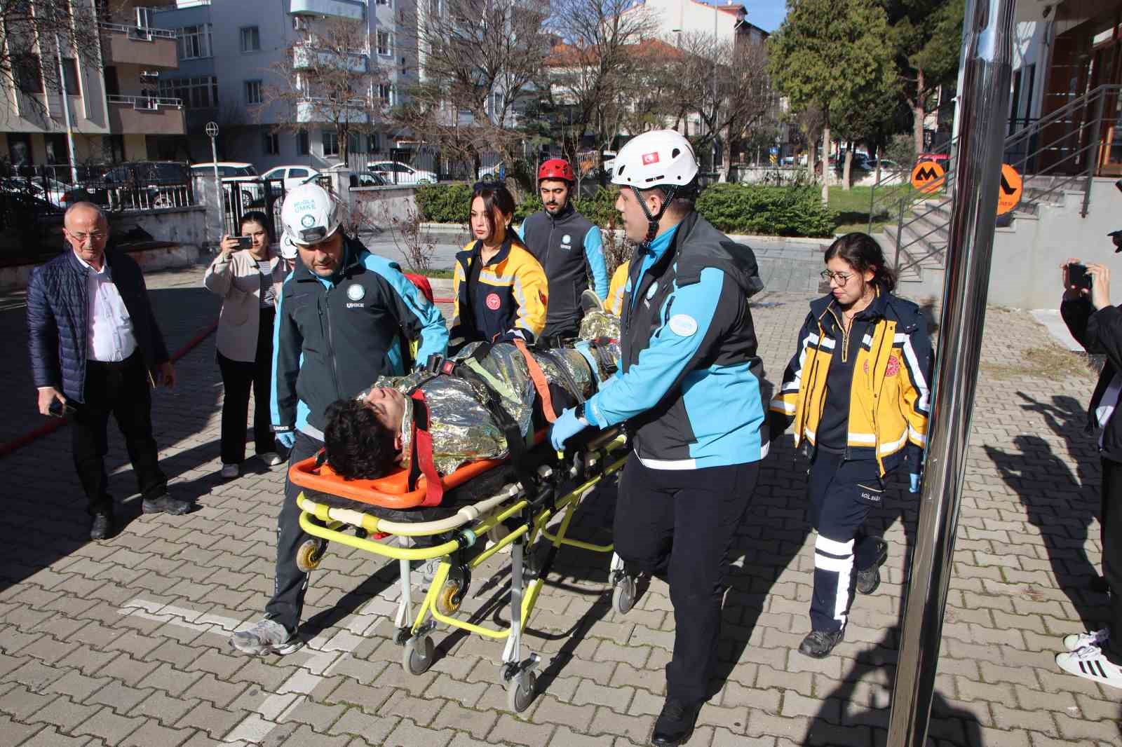 Muğla Şehit Altuğ Pek Anadolu Lisesi’nde deprem ve yangın tahliye