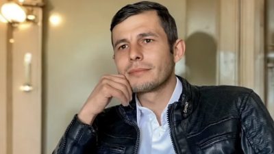 Alaaddin Kahya’dan Yeni Şarkı: “Yalnızlık” 1 Nisan’da Yayında! Müzik dünyasında kendine özgü tarzıyla dikkat çeken sanatçı Alaaddin Kahya,