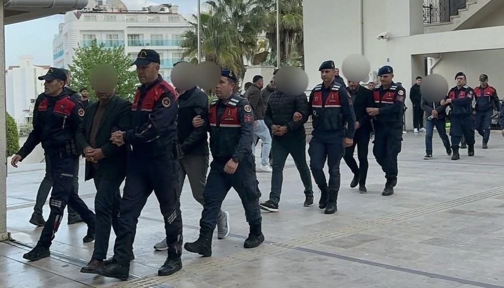 Muğla’nın Marmaris ilçesinde tefecilik suçunu örgütlü şekilde işlediği tespit edilen