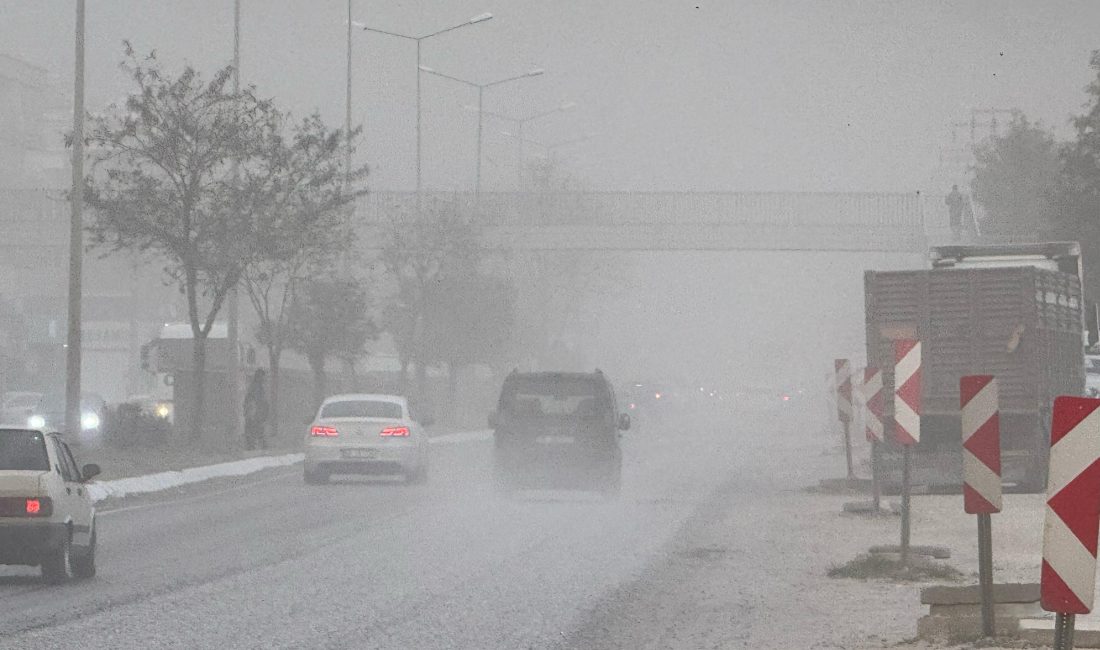 Muğla’nın Milas ilçesinde 23 Nisan Bulvarı’nda devam eden yol çalışmaları,