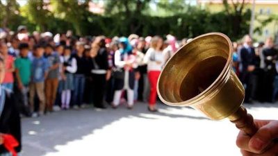 Muğla’da Ders Zili Çaldı: 163 Bin Öğrenci Eğitim Yolculuğuna Devam Ediyor Muğla genelinde 9 günlük ara tatilin ardından okullar yeniden kapılarını