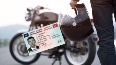 Ehliyette Yeni Dönem: B Sınıfı Ehliyet Sahiplerine 125 cc Motosiklet Müjdesi Şehir içi ulaşımda yeni dönem başlıyor: Ekonomik, pratik ve hızlı