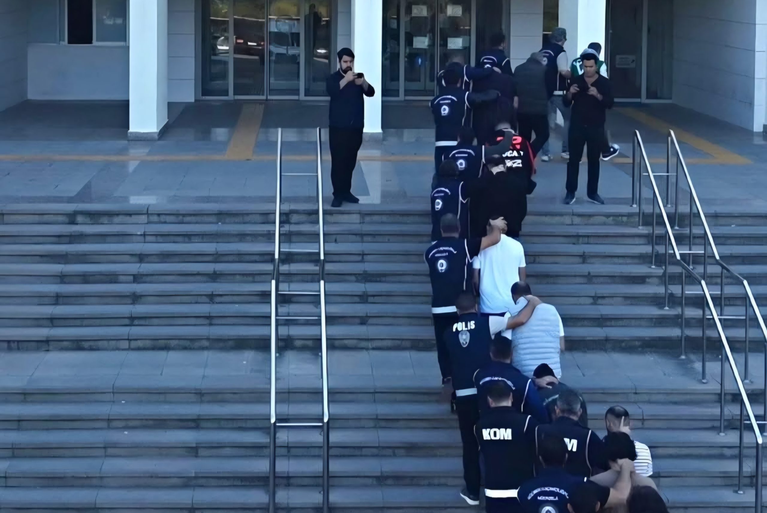 Muğla’nın Bodrum ilçesinde 16 göçmen ve 1 göçmen kaçakçısının hayatını