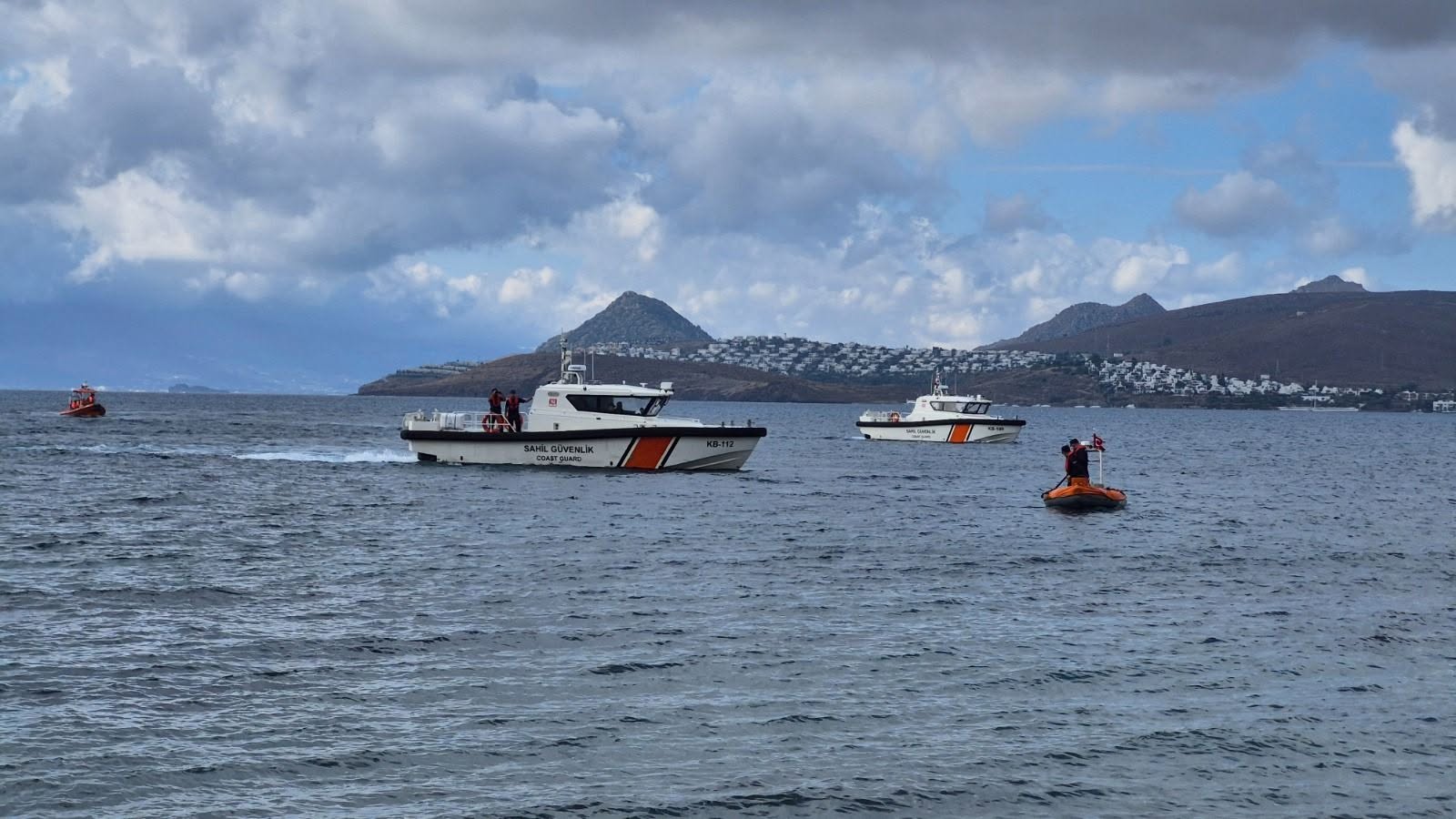 Muğla’nın Bodrum ilçesinde, 24 Ekim’de göçmenleri taşıyan botun batmasıyla ilgili
