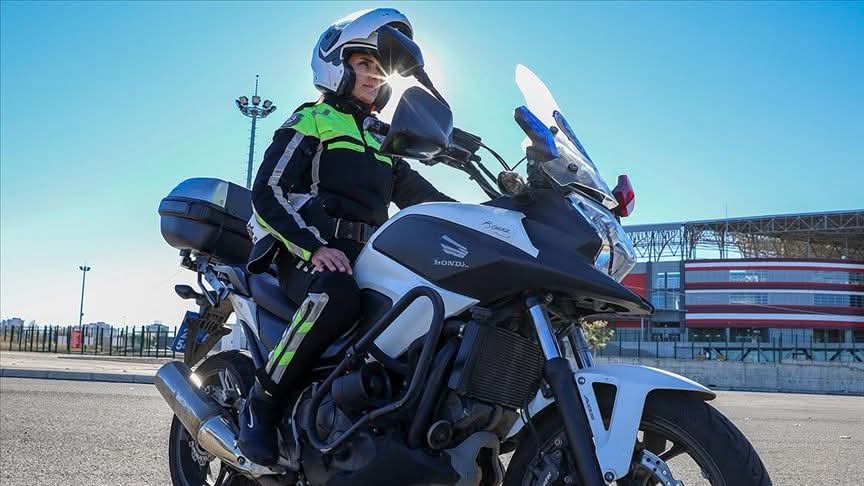 Muğla’da 25 Yeni Şahin Göreve Başladı Muğla’da trafik güvenliğini artırmaya yönelik çalışmalar kapsamında Muğla İl Emniyet