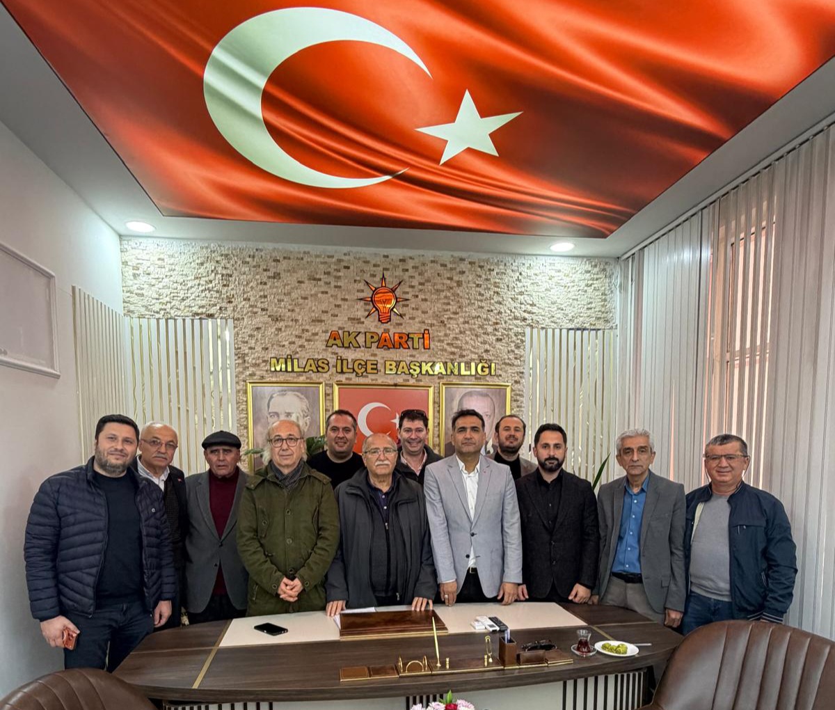 Cumhuriyet Halk Partisi Milas İlçe Başkanı Ahmet Kılbey ve beraberindeki