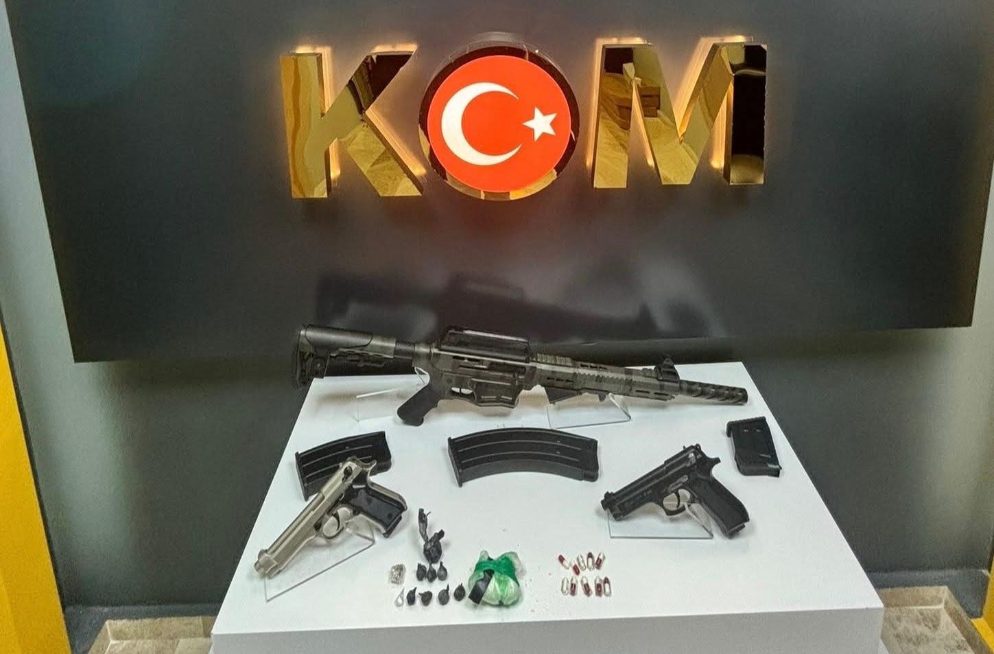 Muğla’da ruhsatsız silah bulunduran şahıslara yönelik düzenlenen operasyonlarda çok sayıda